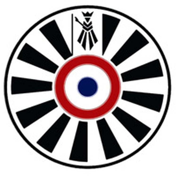 Photo de classe Logo de l'établissement 'La Table Ronde Française' de ...