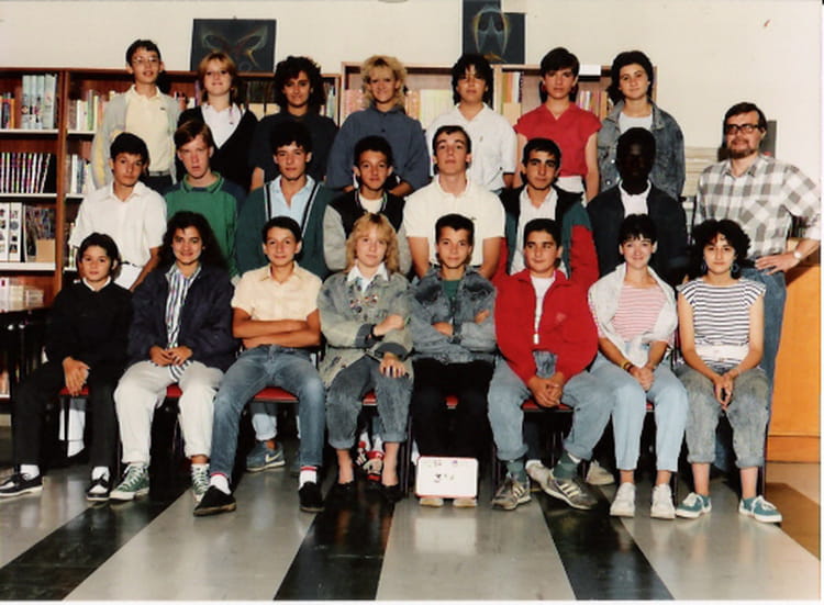 Photo De Classe 3eme F De 1987 Coll ge Mathurin R gnier Copains D avant Photo de classe 3eme f de 1987 coll ge mathurin r gnier copains d avant