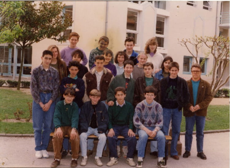 Photo de classe 4 eme annee 90-91 de 1991, Collège Jeanne D'arc ...