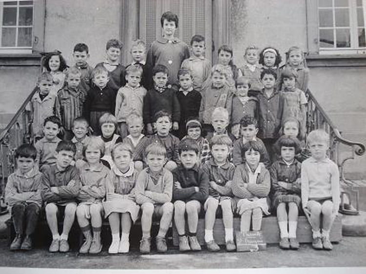 Photo de classe CP de 1963, Ecole Saint Francois (Thionville) Copains