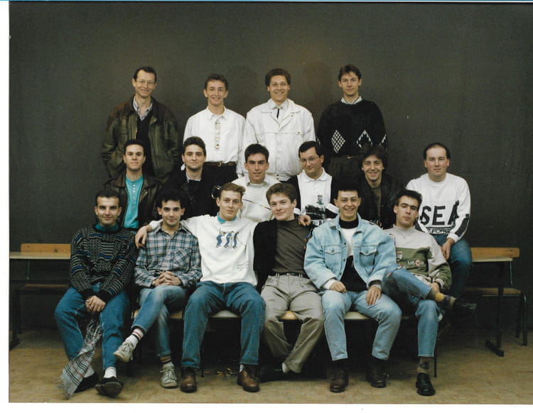 Photo de classe 1989-1990 BTS MAI 2eme année de 1989, Lycée Gaston ...