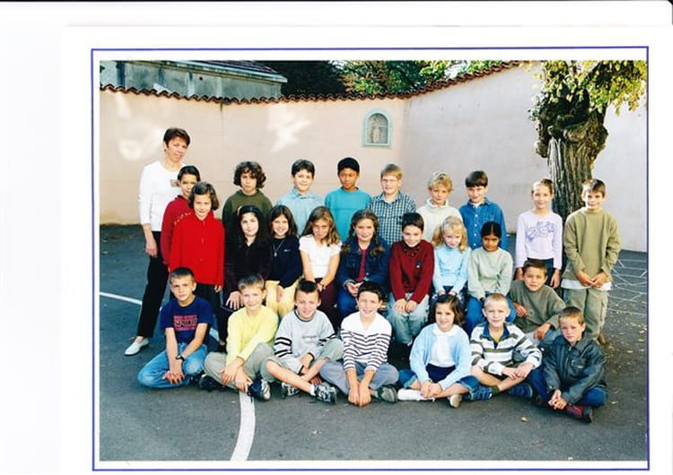 Photo de classe CM1 de 2002, Ecole Sainte Jeanne D'arc (Gap) Copains