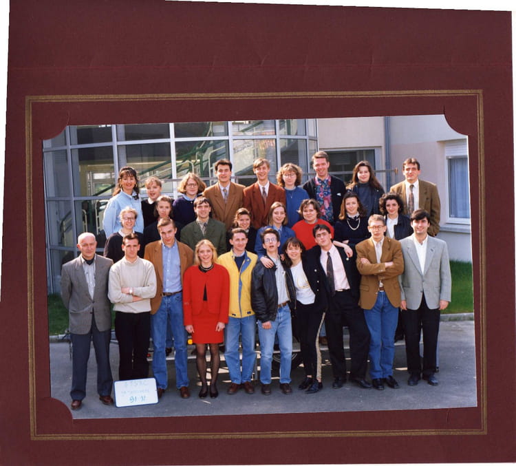 Photo de classe 1ere annee BTS ACTION CO de 1992, LYCEE STE MARGUERITE ...