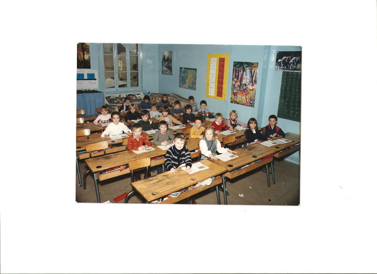 Photo de classe Cp de 1985, Ecole Sainte Famille (Blendecques) Copains d'avant