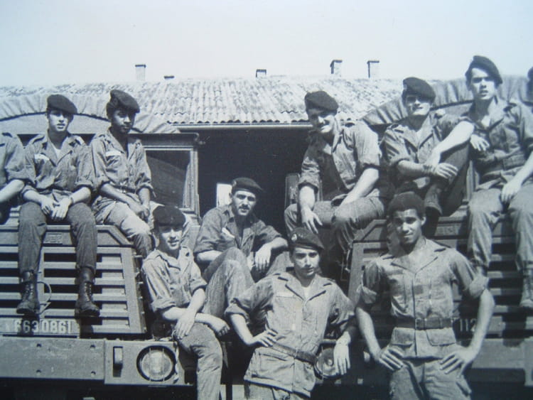 Photo De Classe Devant Le Garage De 1981 5 Eme Rcs Copains D Avant Photo De Classe Devant Le Garage De 1981 5 Eme Rcs Copains D Avant