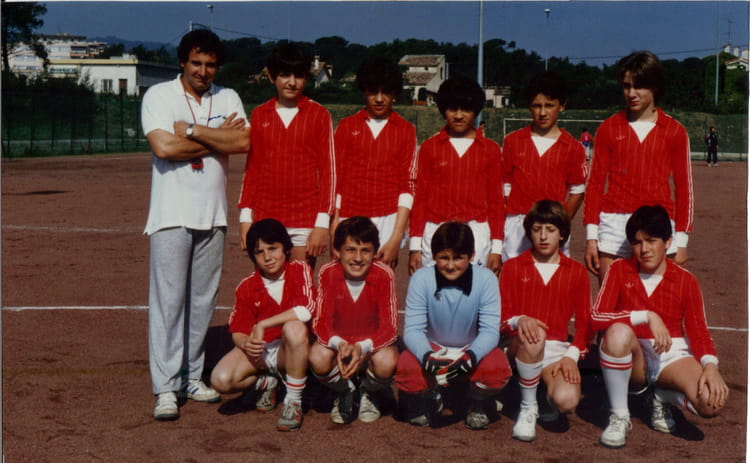 Photo de classe EQUIPE MINIMES 1986 de 1986, HBV VERGEZE - Copains d'avant