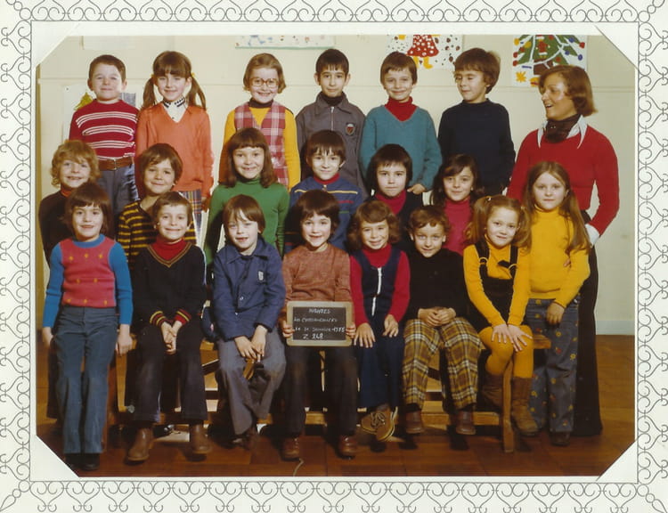 Photo de classe Ecole chataigners de 1975, ECOLE CHATAIGNIERS Copains