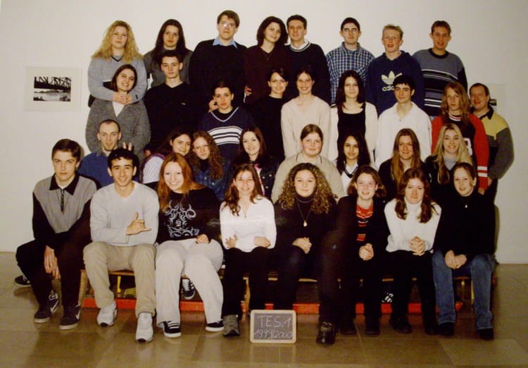 Photo de classe TES 1 de 1999, Lycée Jean Moulin - Copains d'avant