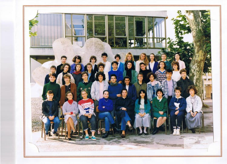 Photo de classe 1 ERE A2 de 1988, Lycée Michel Montaigne - Copains d'avant