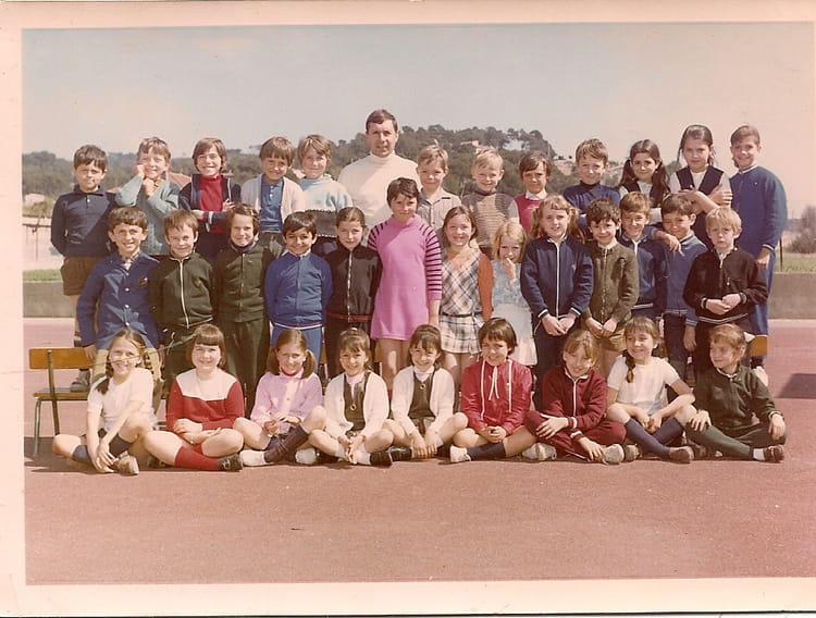 Photo de classe école primaire de Luynes de 1970, école Primaire