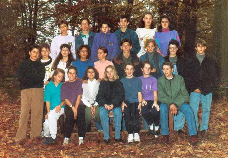 Photo de classe 3ème B de 1991, Collège Sainteursule Copains d'avant