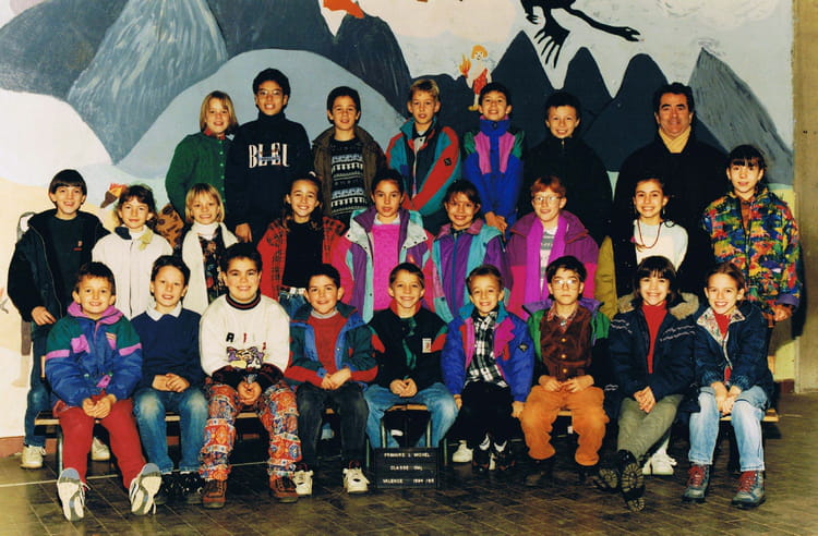 Photo de classe CM1 de 1994, ECOLE LOUISE MICHEL - Copains d'avant