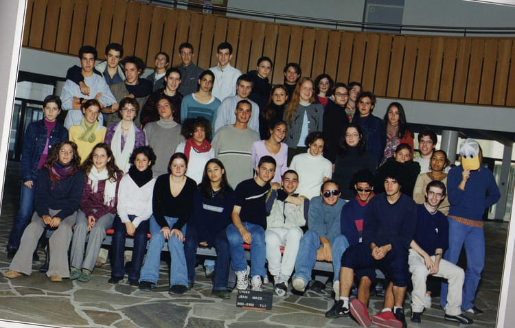 Photo de classe Terminale L de 2002, Lycée Jean Macé - Copains d'avant