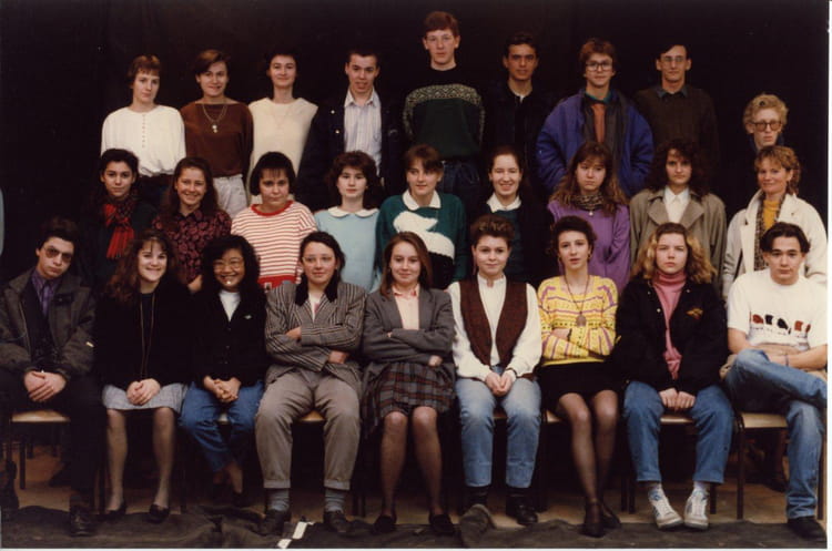 Photo de classe Première B 1988 1989 de 1989, Lycée Gaston Bachelard ...