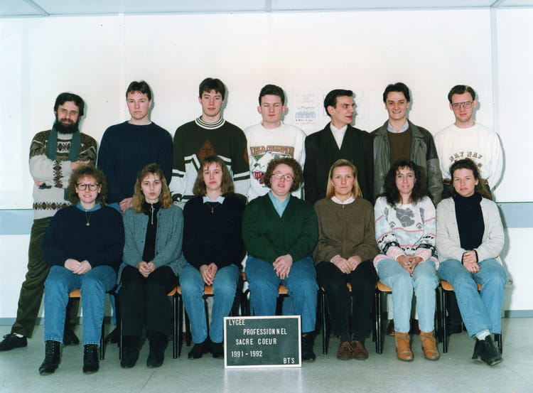 Photo de classe 1 ER CRU BTS COMPTA GESTION de 1993, Lycée ...
