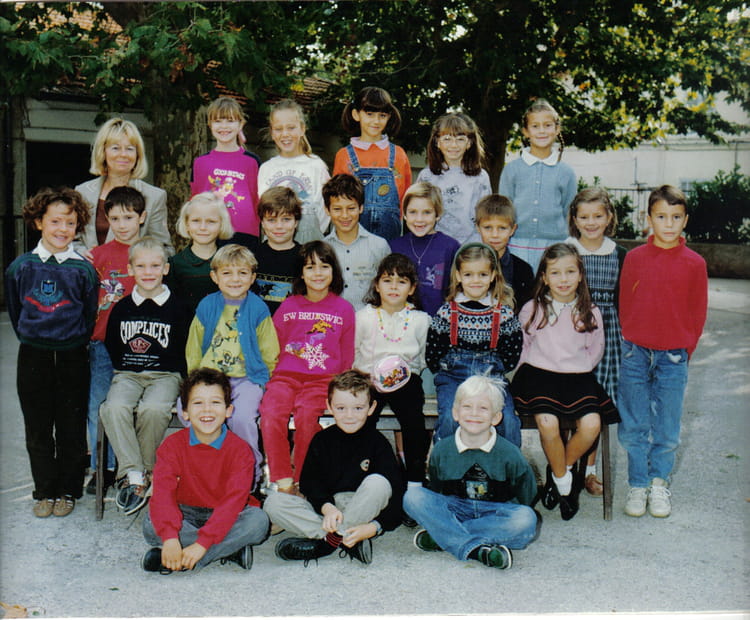 Photo de classe CE1 de 1991, ECOLE SAINTE GENEVIEVE Copains d'avant