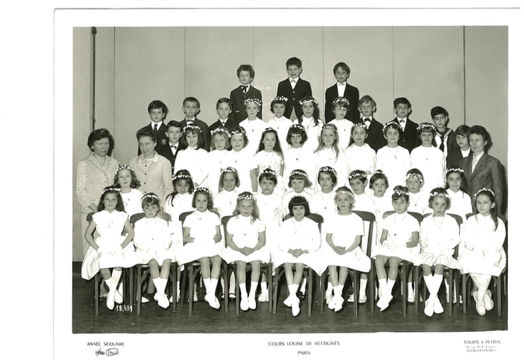 Photo de classe ? de 1967, Lycée Privé Sainteursule Louise De