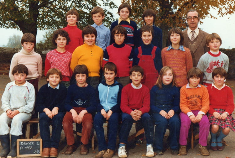 Photo de classe CM2 de 1981, Ecole Sainte Marie (Denee) - Copains d'avant
