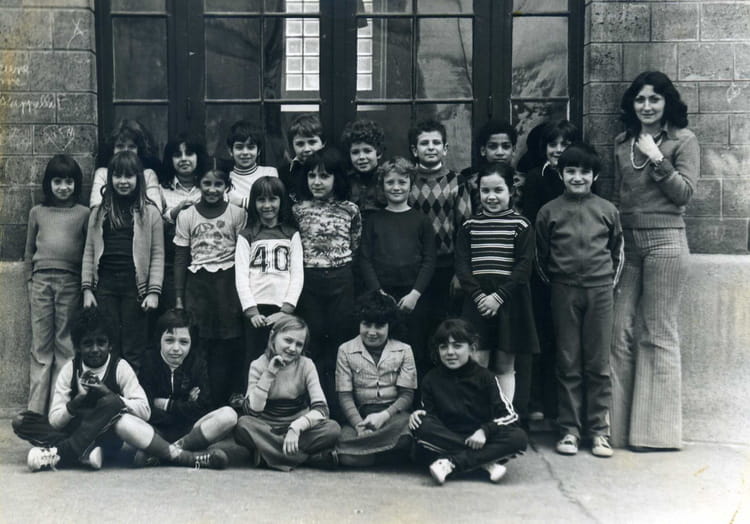 Photo de classe Classe CM1-CM2 de 1977, école Comunale Rue Pihet Paris ...
