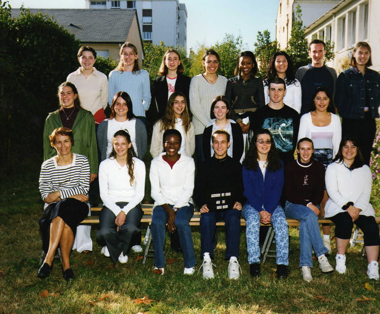 Photo de classe BTS ASSISTANT DE GESTION 1 de 2001, LA SEDE - Copains d ...