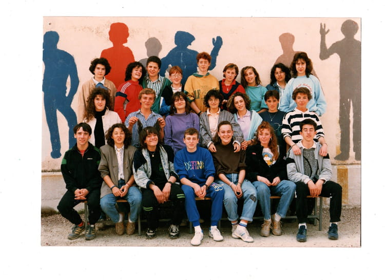 Photo De Classe 3 De 1987 Ancien Coll ge Copains D avant photo-de-classe-3-de-1987-ancien-coll-ge-copains-d-avant