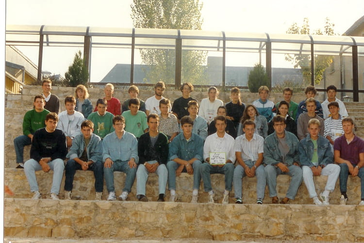 Photo de classe BTS 1 PA de 1990, LA ROQUE - Copains d'avant