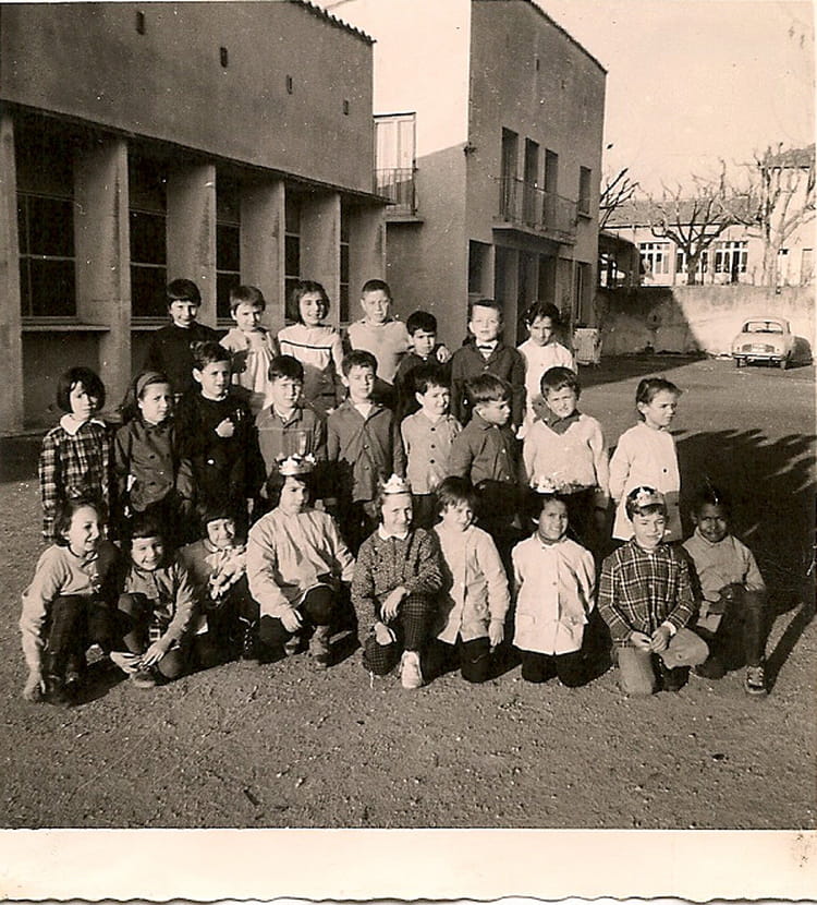 Photo de classe école communale de Luynes de 1966, école Primaire
