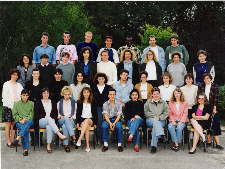 Photo de classe BTS CG1A de 1992, Lycée En Forêt - Copains d'avant
