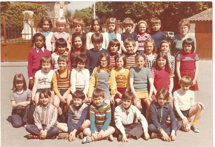 Photo de classe Classe de CE 2 1974 1975 de 1975, ECOLE NOTRE DAME