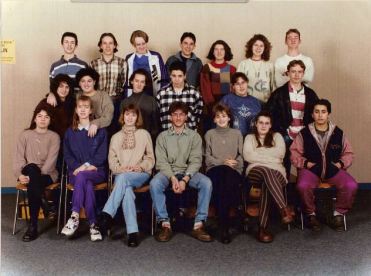 Photo de classe Terminale ES de 1994, Lycée Jean Moulin - Copains d'avant