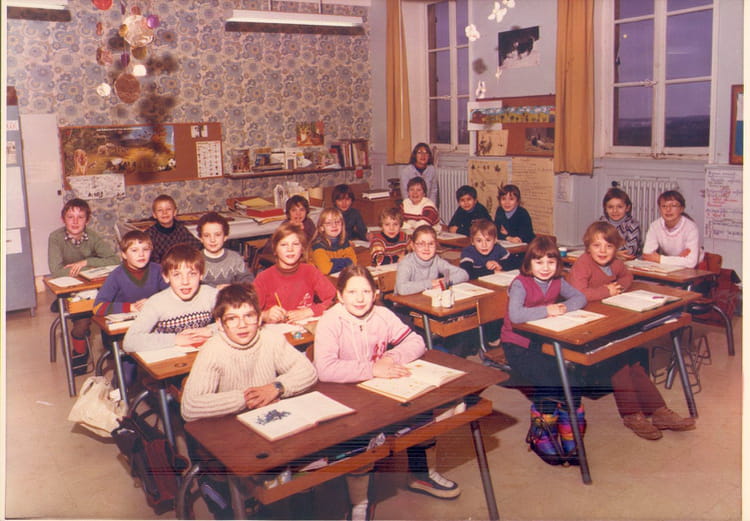 Photo de classe Cm1 de 1982, Ecole Duvet (Langres) Copains d'avant