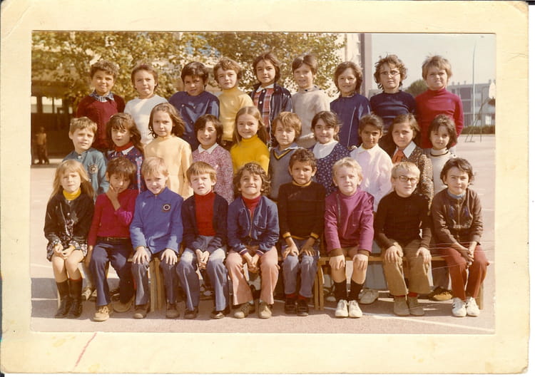 Photo de classe Cours elementaire 1 annee de 1972, ECOLE ANATOLE FRANCE Copains d'avant Photo de classe Cours elementaire 1 annee de 1972, ECOLE ANATOLE FRANCE Copains d'avant