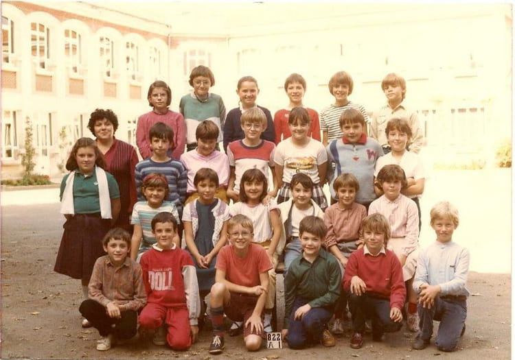 Photo de classe CM1 de 1984, Ecole Marie Curie (Ruffec) - Copains d'avant