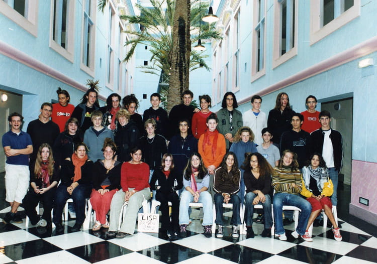 Photo de classe 2nde 2 Cinéma Audiovisuel de 2005, Lycée De L'image Et ...
