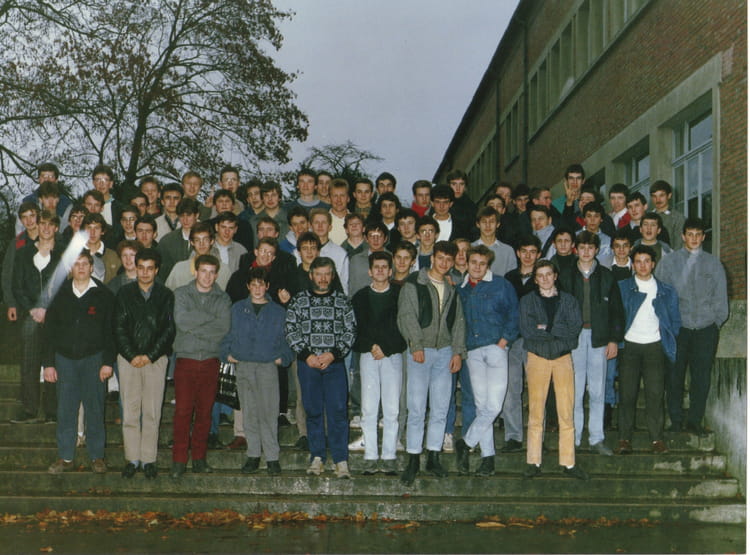 Photo de classe Groupe de 1987, Ecole D'agriculture Saintemaure