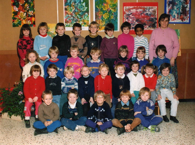 photo-de-classe-ce1-de-1992-ecole-jules-andrieu-vermelles-copains