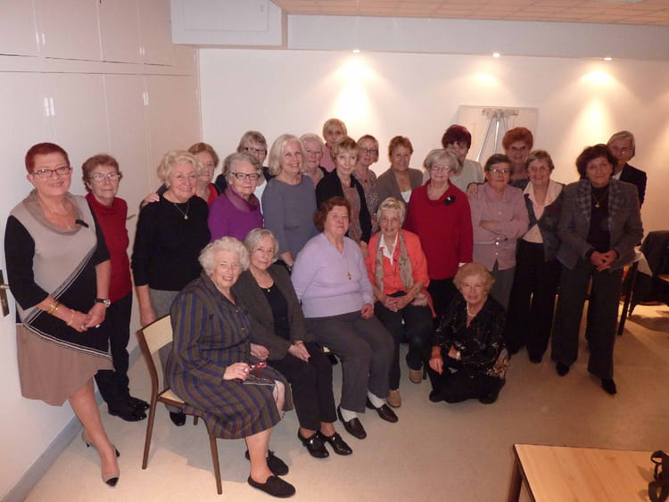 Photo de classe Anciennes élèves de ND du ROSAIRE de 2012, ECOLE NOTRE