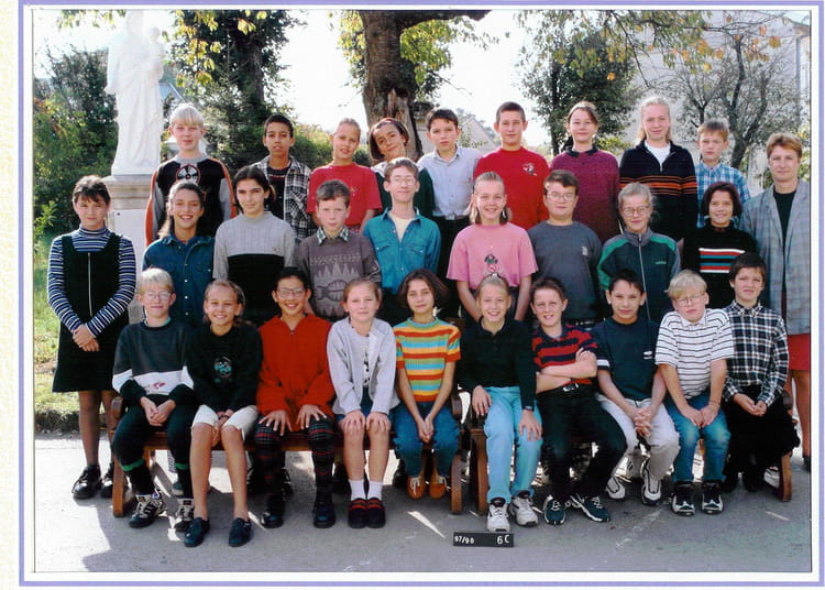 Photo de classe 6è de 1997, Collège L'assomption Copains d'avant