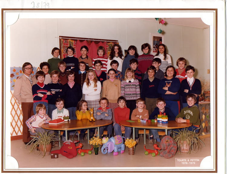 Photo de classe CM2 de 1978, Ecole Notre Dame De Lourdes (Nevers