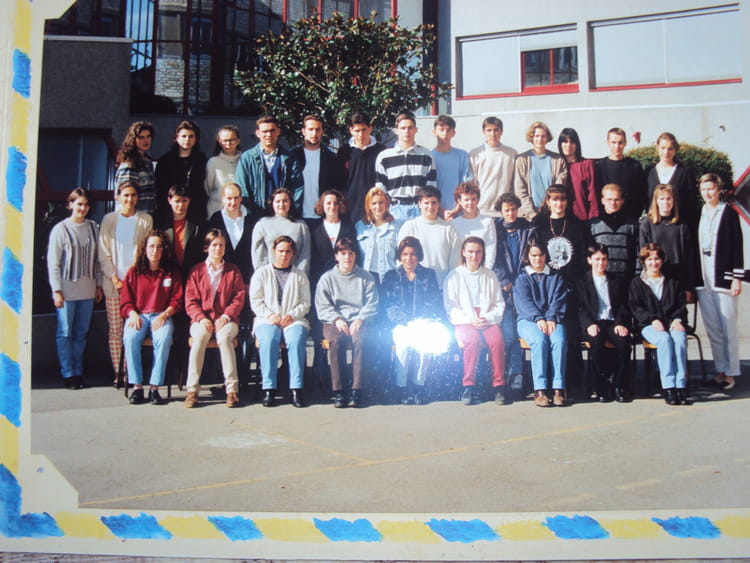 Photo de classe 1ère année de BTS compta de 1997, Lycée Sainte-thérèse ...