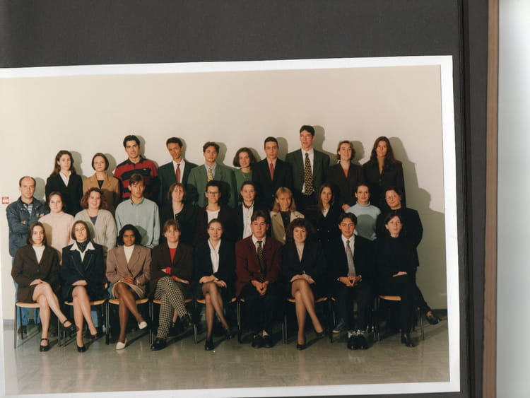 Photo de classe BTS 1 96-97 de 1996, Lycée Victor Hugo - Copains d'avant
