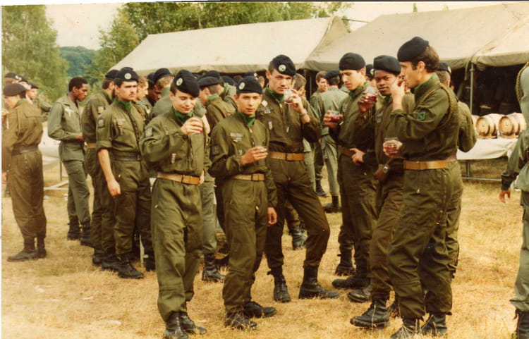 Photo de classe Le reconfort de 1981, 501 Rcc - Copains d'avant