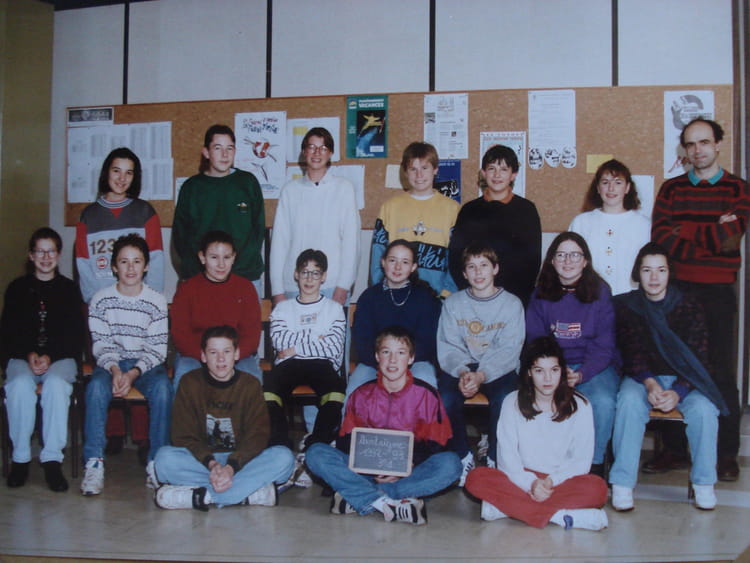 Photo de classe 3°1 de 1992, Collège Michel De Montaigne - Copains d'avant