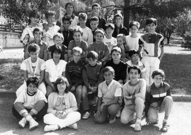 Photo de classe 5E de 1985, Collège Perrier De La Bathie Copains d'avant