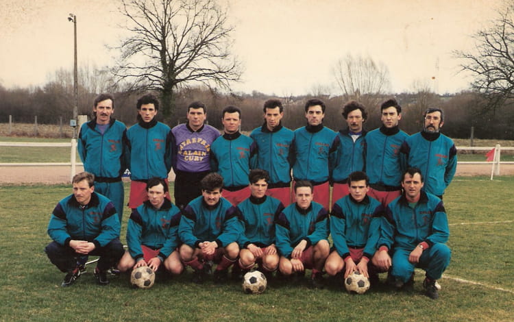 Photo de classe A.s garchizy de 1987, AS GARCHIZY Copains d'avant