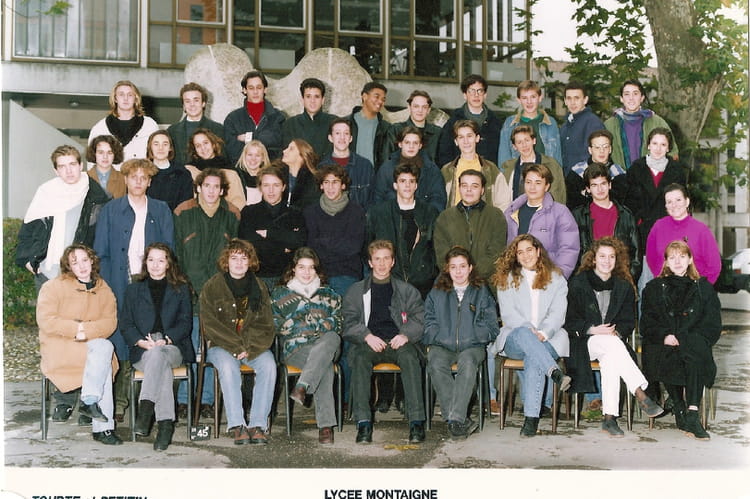 Photo de classe 1èreB de 1991, Lycée Michel Montaigne - Copains d'avant