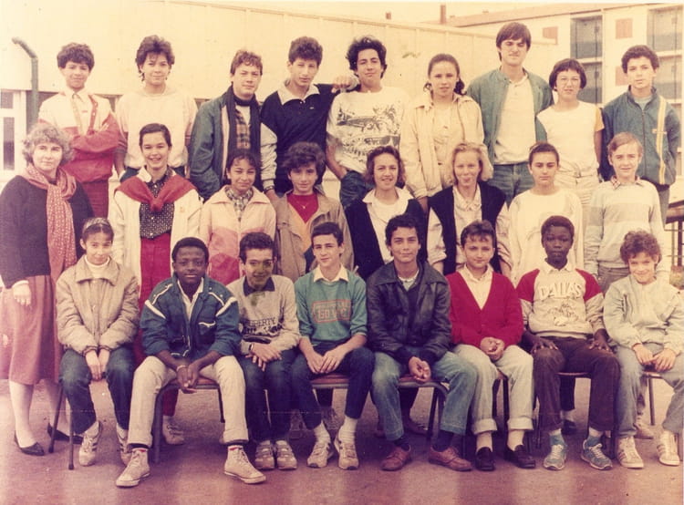 Photo de classe Classe de 4eme III de 1985, école Max Marchand