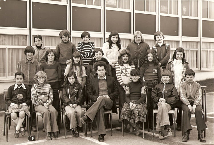 Photo De Classe 6e12 De 1977 Coll ge Jacques Pr vert Copains D avant photo-de-classe-6e12-de-1977-coll-ge-jacques-pr-vert-copains-d-avant
