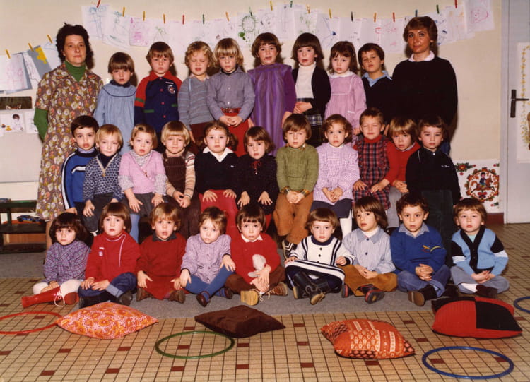 Photo de classe 1 ère année Maternelle de 1980, ECOLE NOTRE DAME DU BON