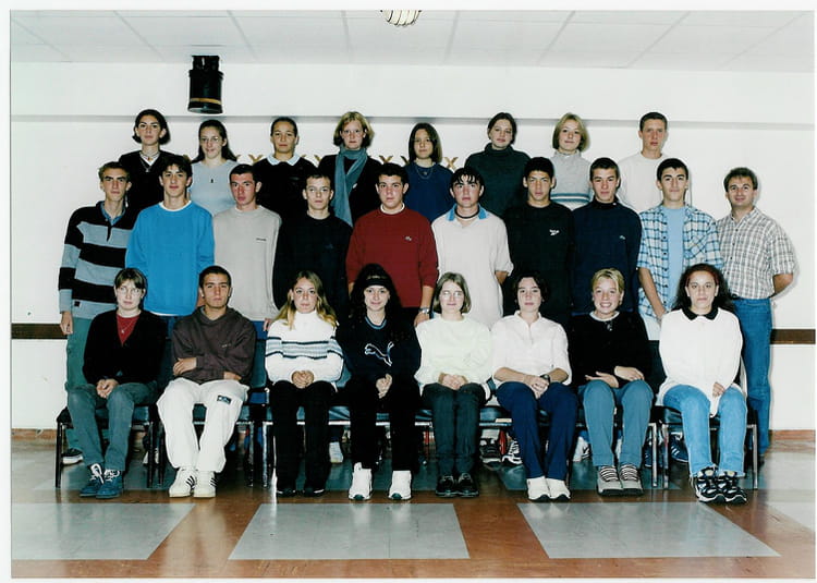 Photo de classe 1ES de 2000, Lycée Michel Anguier - Copains d'avant